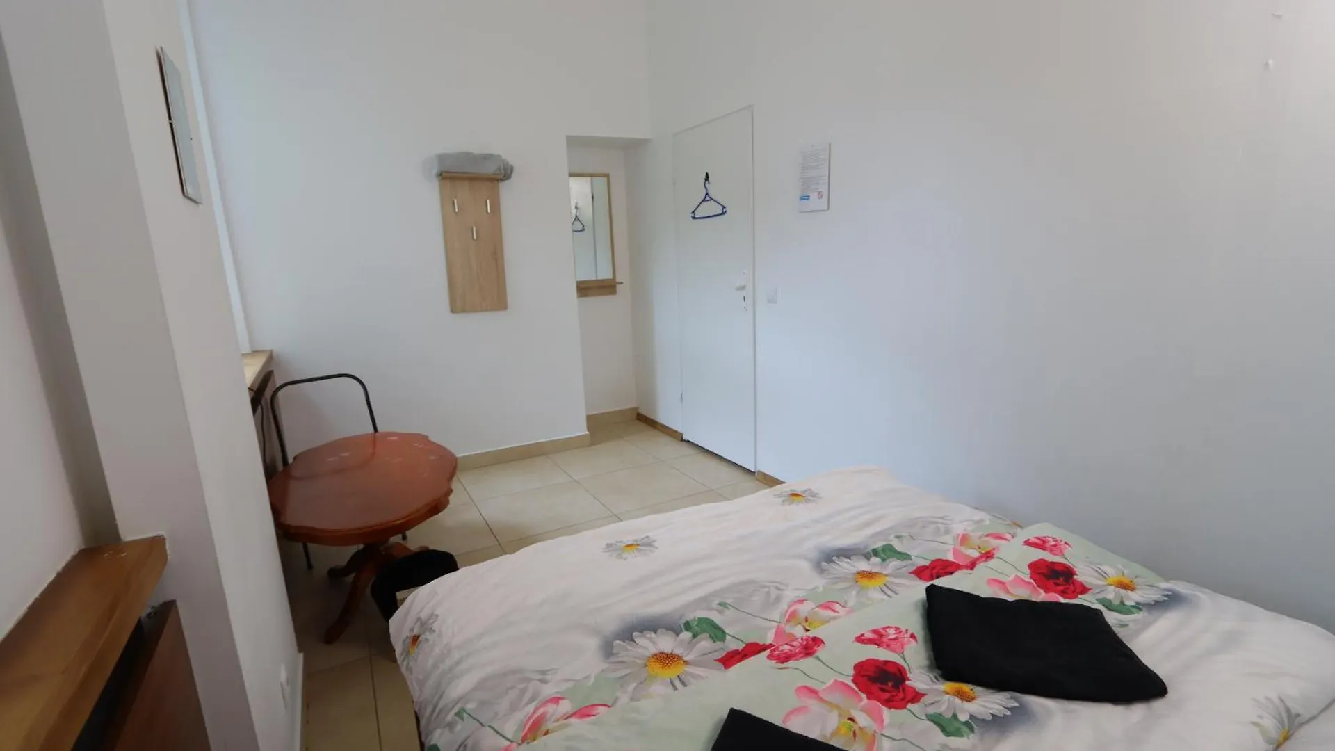 Apartamento Fantastic Waw - C19 Room F Varsóvia